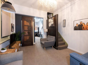 Unique 2BR Converted Storefront APT in Alphington!