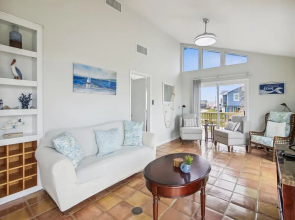 Beachside Pearl by Ryson Vacation Rentals