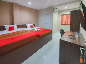 RedDoorz Plus At Pelita Guest House