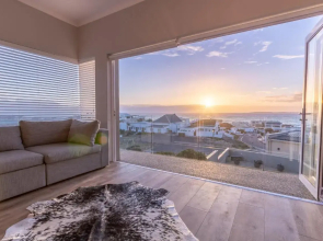 Small Bay Beach Suites