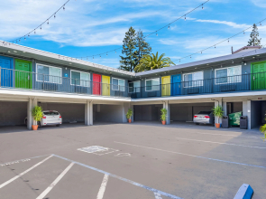 Signature Inn Oakland