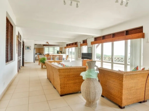 Hilltop Villa With Great Views Out To Sea - Villa Cadasse 3 Bedroom Villa by RedAwning