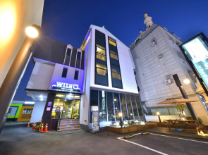 WITH U Hotel & Guesthouse