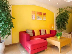 Home Inn Urumuqi North Hetan Road Friendship Tacheng Office