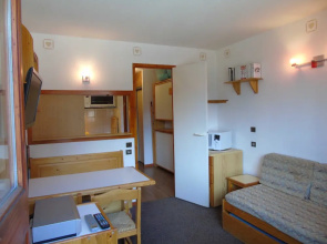 Lou Services Apartment M2-221 LSI 001
