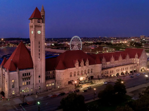 St. Louis Union Station Hotel, Curio Collection by Hilton