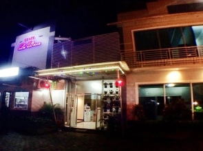 La Derra Hotel