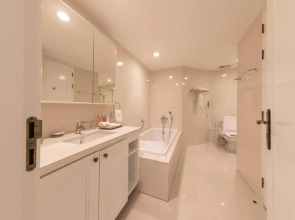 Отель Centre Point Silom