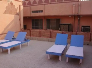 Hotel Padmini Nivas
