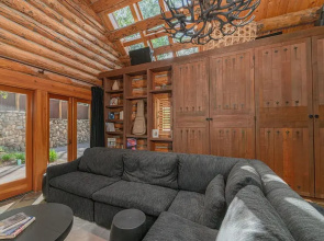 Absolutely Amazing Slopeside Mountain Lodge With spa
