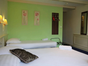 Townhouse Hotel