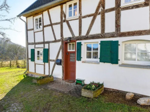 Eppe Timbered Retreat