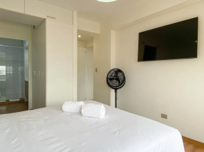 w Captivating 2BR With Balcony in Miraflores