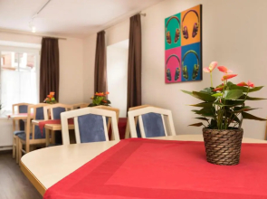 Rutsche Hostel