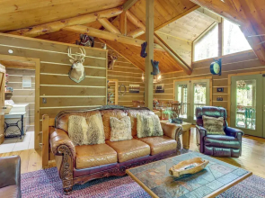 'drifting Feather' Mountain Cabin: Waterfront Deck