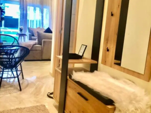 Apparemment de luxe vue piscine