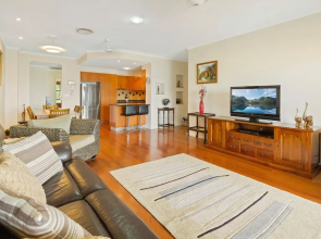 Luxury Beach Unit Dolphin Heads