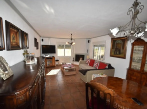 Comfortable Holiday Home With Swimming Pool in Valencia