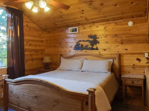 Lookout At Eagle Ridge 1 Bedroom Cabin by Redawning