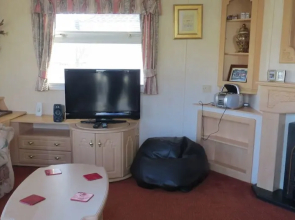 Tinys Place