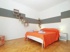 Apartment 1875