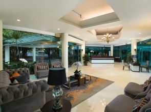 Delonix Hotel Karawang