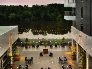 The Landing Hotel at Rivers Casino & Resort