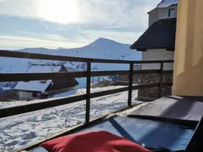 White Shino Hostel
