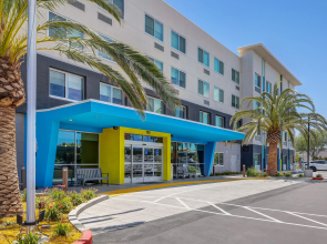 Tru By Hilton Lathrop, CA