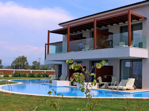 Almуros Beach Resort and Spa