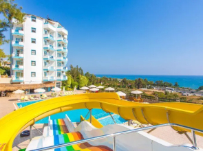 Grand Juno Beach Hotel