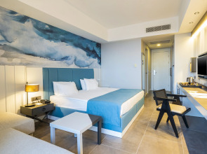 Crystal Centro Resort