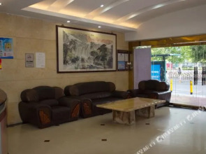 Home Inn Huaxuan Select Hotel (Shenzhen Meilin Runguang Branch)