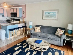 Royal Garden Resort 914 2 Bedroom Condo by RedAwning