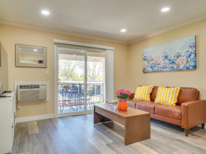 1 Block to Dtwn Pleasanton: Condo w/ Pool Access