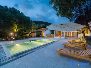 Yijiangnan Shuiyue Hanfu Theme Homestay