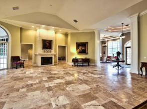 Solterra Vacation Rental: Luxury 3-BR Condo with Lake & Golf Views. Access to Luxury Pool, Hot Tub, and Golf Courses at Lely Resort. Close to Naples Beaches, 5th Avenue S, and Marco Island