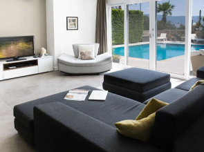 Important Group Villa Olivia