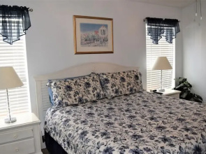 Beautiful 4 bedroom Pool Home by Disney