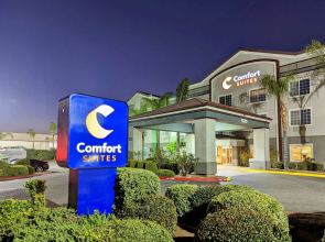Comfort Suites Fresno River Park