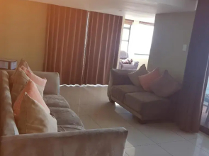 Stunning 3-Bed Apartment in Durban