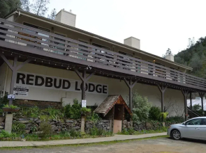 Red Bud Lodge