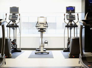 Le Germain Hotel Maple Leaf Square