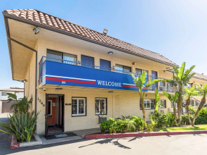 Motel 6 Riverside, CA - UCR East