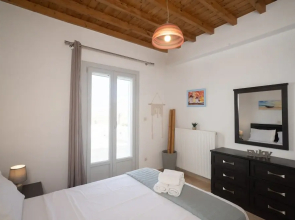 1 Bd Emerald Apt w Sparkling Shared Pool