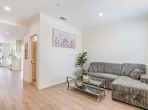 Newly Built Pasadena Retreat Parking Great Location