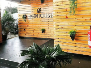 Montcrest Hotel & Lounge