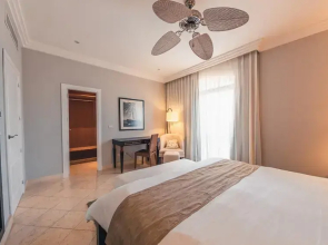 Charming Fishing Lodge w Pool View C42