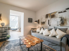 Gulbenkian 2 bedroom with Private Garden