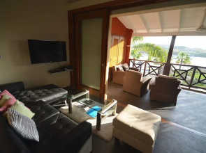 Spanish Water Apartments - Garden View